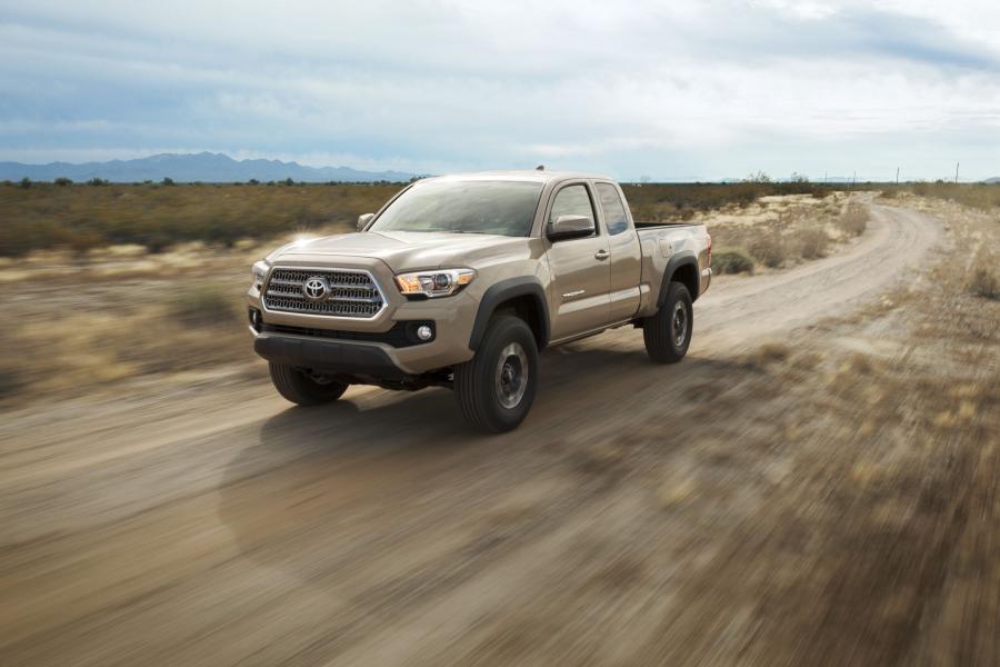  Toyota Tacoma TRD Off-Road Access Cab 2015 года  (фото 11 из 27)